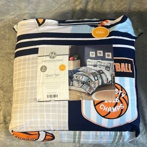 Full 3/pc Quilt Set.